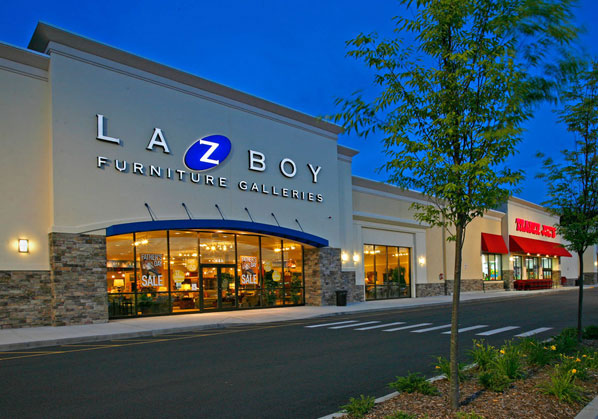 Shops at Saugus